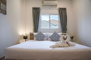 6 Bedroom Tropical Pool Villa - V6