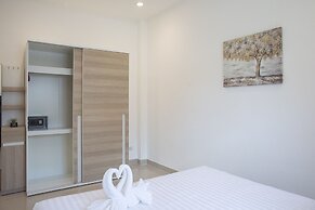 6 Bedroom Tropical Pool Villa - V6