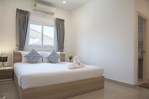 6 Bedroom Tropical Pool Villa - V6