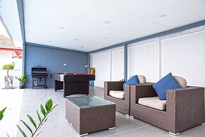 6 Bedroom Tropical Pool Villa - V6