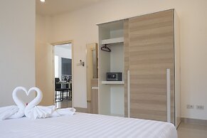 6 Bedroom Tropical Pool Villa - V6