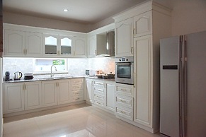 6 Bedroom Tropical Pool Villa - V6