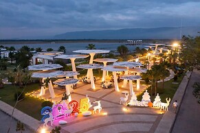 Wonderland Suites and Resort