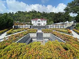 TOBA RETREAT MANSION AND VILLAS