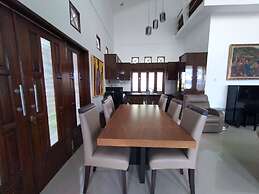 TOBA RETREAT MANSION AND VILLAS