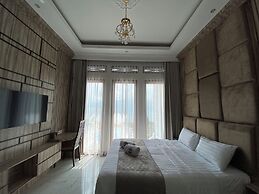 TOBA RETREAT MANSION AND VILLAS