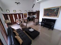 TOBA RETREAT MANSION AND VILLAS