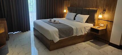 TOBA RETREAT MANSION AND VILLAS