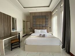 TOBA RETREAT MANSION AND VILLAS