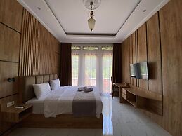 TOBA RETREAT MANSION AND VILLAS