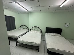 OYO 90881 Top Star Hotel