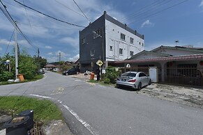 OYO 90889 Narasindo Cottage