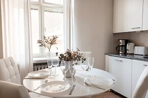 2ndhomes Top Floor 3BR Apartment w Sauna