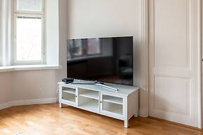 2ndhomes Top Floor 3BR Apartment w Sauna