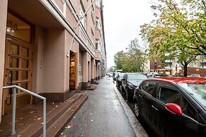 2ndhomes Top Floor 3BR Apartment w Sauna