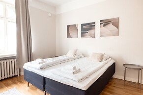 2ndhomes Top Floor 3BR Apartment w Sauna