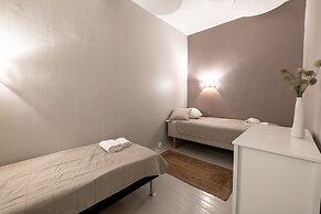 2ndhomes Bright & Spacious 5BR Apartment