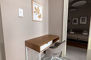 2ndhomes Bright & Spacious 5BR Apartment