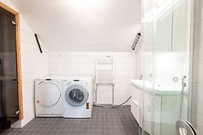 2ndhomes 2BR Penthouse w Terrace&Sauna