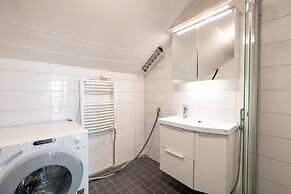 2ndhomes 2BR Penthouse w Terrace&Sauna