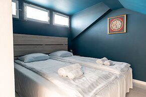 2ndhomes 2BR Penthouse w Terrace&Sauna