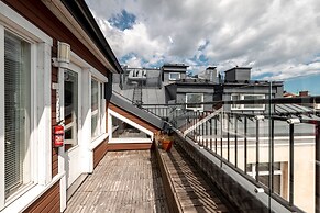 2ndhomes 2BR Penthouse w Terrace&Sauna