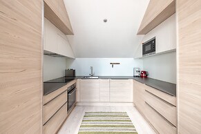 2ndhomes 2BR Penthouse w Terrace&Sauna