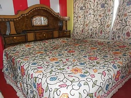 Goroomgo Rooma Srinagar