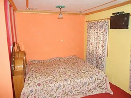 Goroomgo Rooma Srinagar