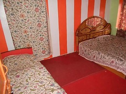 Goroomgo Rooma Srinagar