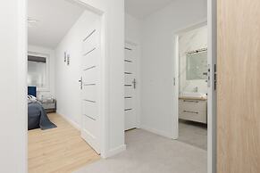 Family Apartment Białołęka by Renters