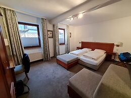 Hotel Waldquelle - Baumhaushotel Aerzen