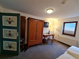 Hotel Waldquelle - Baumhaushotel Aerzen