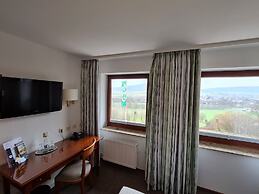Hotel Waldquelle - Baumhaushotel Aerzen