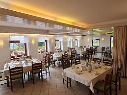 Hotel Waldquelle - Baumhaushotel Aerzen
