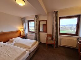 Hotel Waldquelle - Baumhaushotel Aerzen