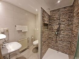 Hotel Waldquelle - Baumhaushotel Aerzen