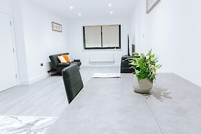 Inviting 1 Bed Apartment in Purley