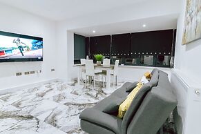 Charming 2-bed Apartment in Purley