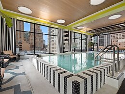 Cincinnati City Club Apartments by Airriva