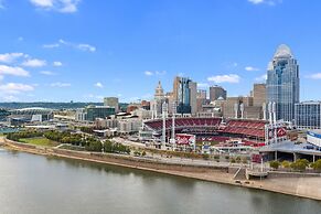 Cincinnati City Club Apartments by Airriva