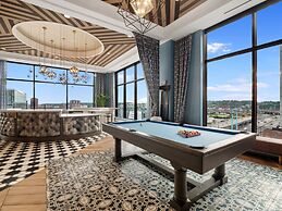 Cincinnati City Club Apartments by Airriva