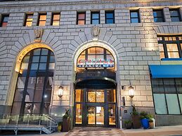 Cincinnati City Club Apartments by Airriva