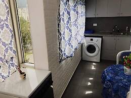 1 Bed Chalet - Sleeps 2 - Pets - Pool - Parking