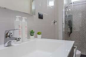 Modern House Santa Rita by Wonderful Italy