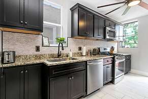 Cozy Family Home - Walk to MO Botanical Gardens