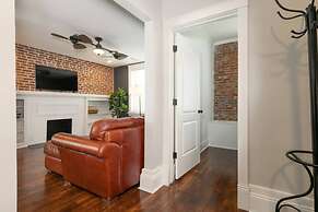 Cozy Family Home - Walk to MO Botanical Gardens