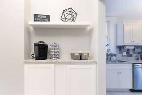 Cozy Family Home - Walk to MO Botanical Gardens