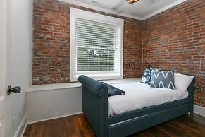 Cozy Family Home - Walk to MO Botanical Gardens