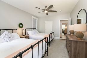 Cozy Family Home - Walk to MO Botanical Gardens